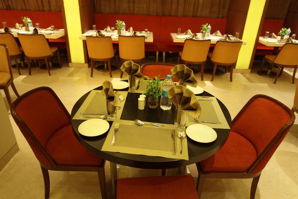 Comfort Inn Legacy Rajkot Dış mekan fotoğraf